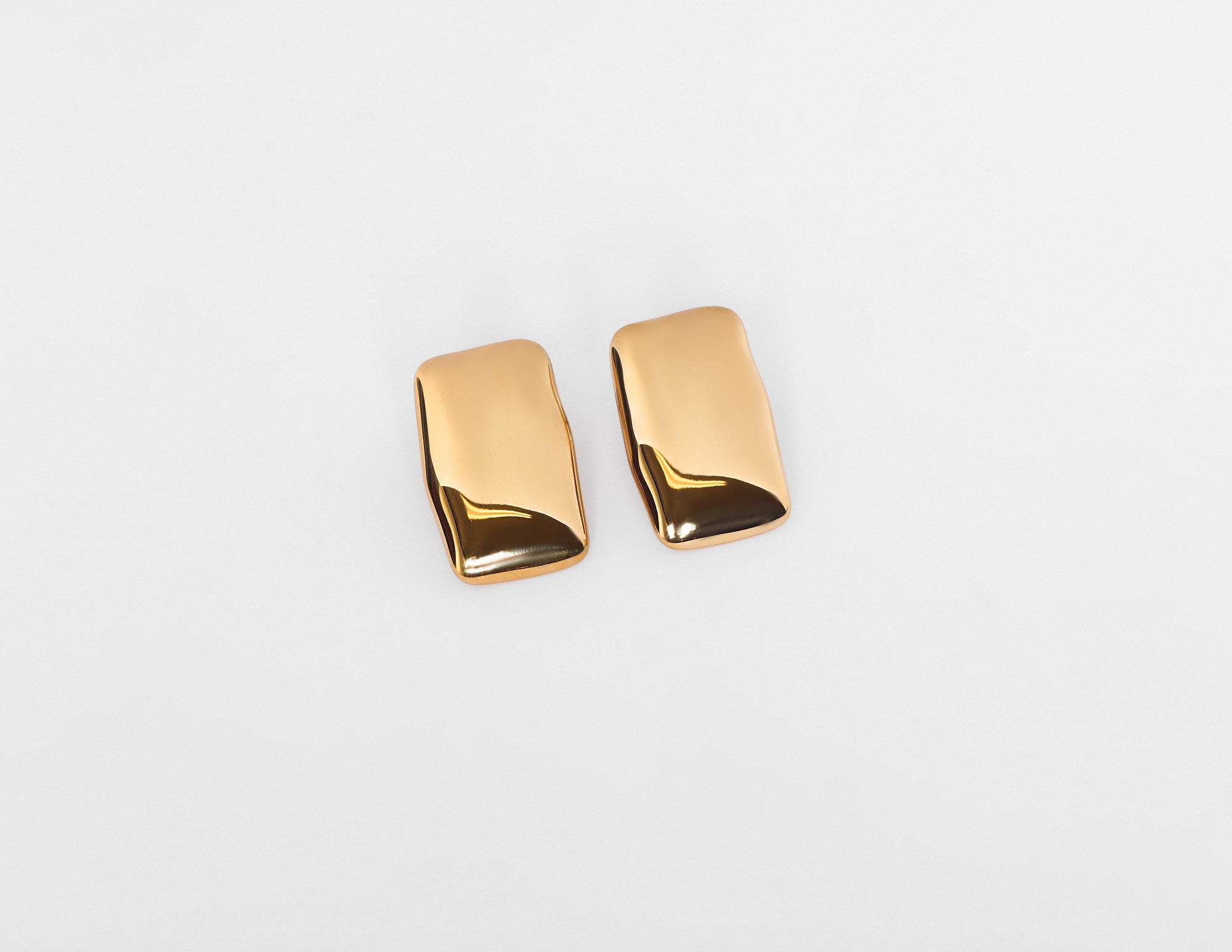 Gold-plated rectangular statement earrings – minimal luxury design for modern styling